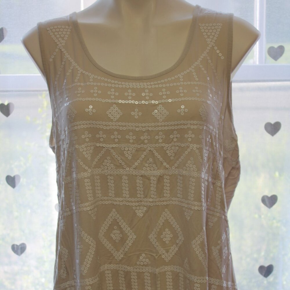 #304 Chico's Cream-Colored Dressy Tank with White Sequin Detail Size 3 (16)
